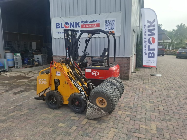 Miniloader - Minishovel van SHERPA 100 Blonk Hydrauliek 3.jpg