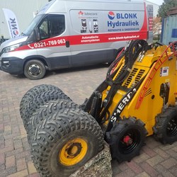 Miniloader - Minishovel van SHERPA 100 Blonk Hydrauliek 4.jpg