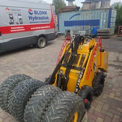 Miniloader - Minishovel van SHERPA 100 Blonk Hydrauliek 5.jpg
