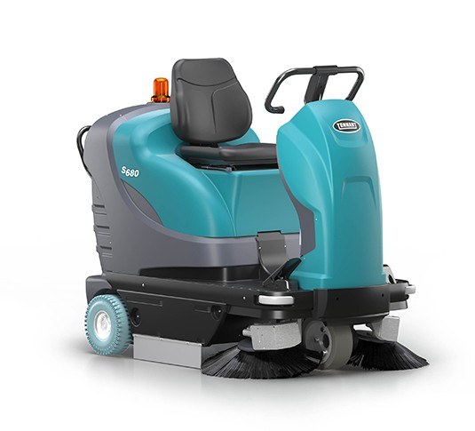 Tennant S680 – Compacte Elektrische Rijdende Veegmachine